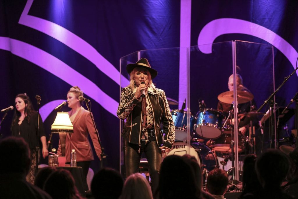 Review: Tanya Tucker, making the most of her comeback (Inquirer)
